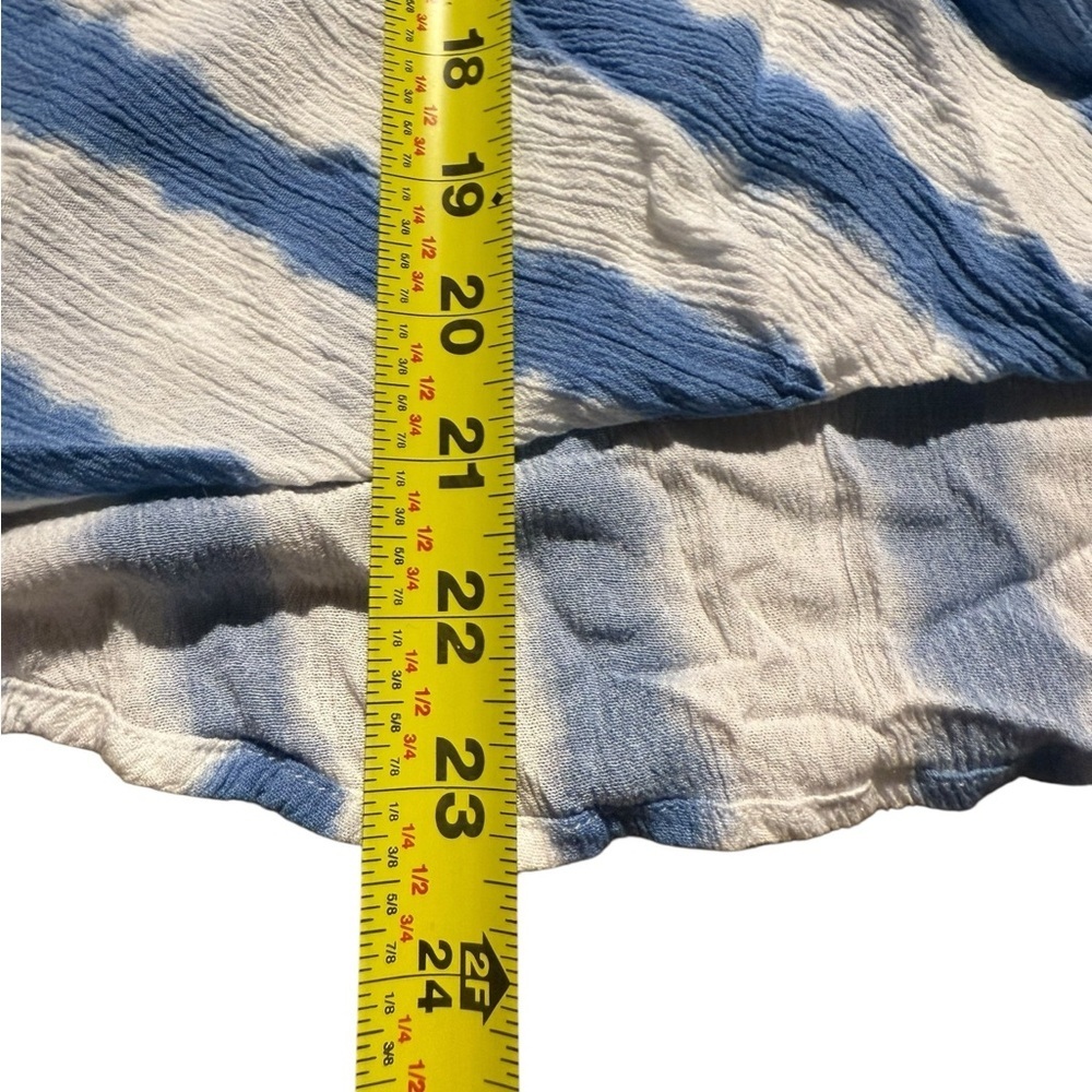 Market & Spruce Blue and White Wrap Tank Top - Picture 6 of 6